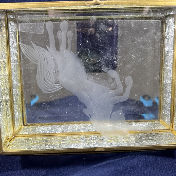 Vintage Etched Unicorn Glass Jewelry Box Gold Hinged Lid Ornate Collectible - Picture 3 of 10